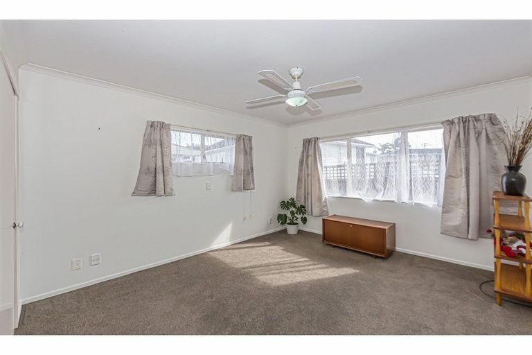 Photo of property in 2/919 Whangaparaoa Road, Manly, Whangaparaoa, 0930