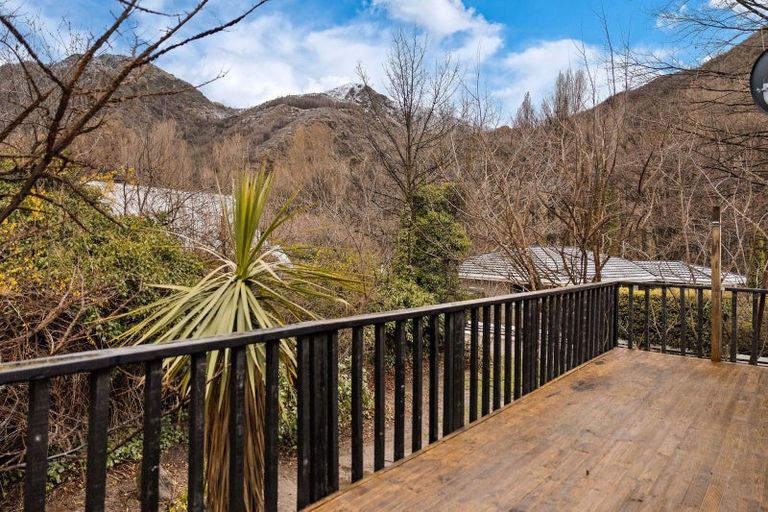 Photo of property in 6 Merioneth Street, Arrowtown, 9302