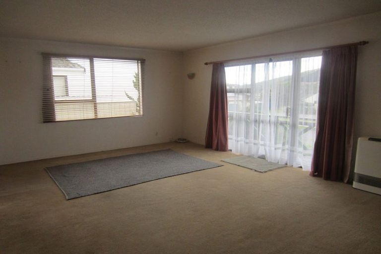Photo of property in 66 Fyvie Avenue, Tawa, Wellington, 5028