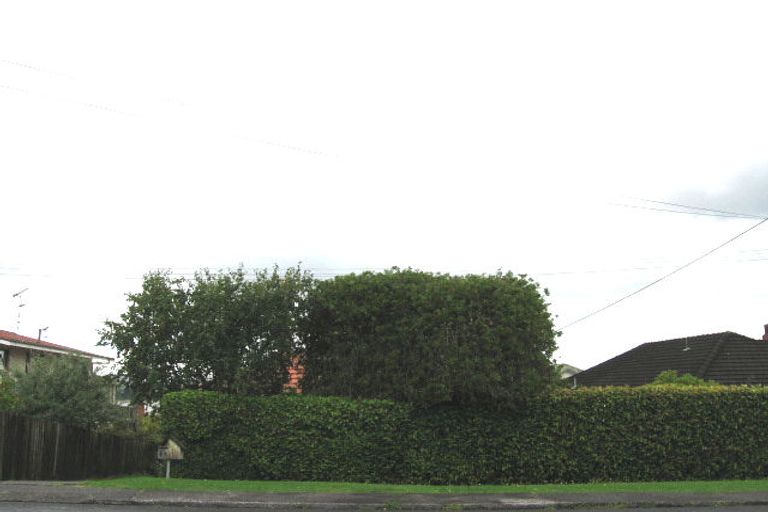 Photo of property in 99 Sylvan Avenue, Northcote, Auckland, 0627