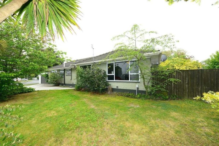 Photo of property in 116 Kendal Avenue, Burnside, Christchurch, 8053