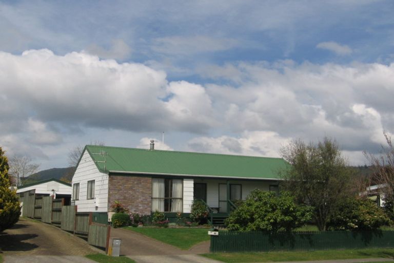 Photo of property in 27 Owhatiura Drive, Lynmore, Rotorua, 3010