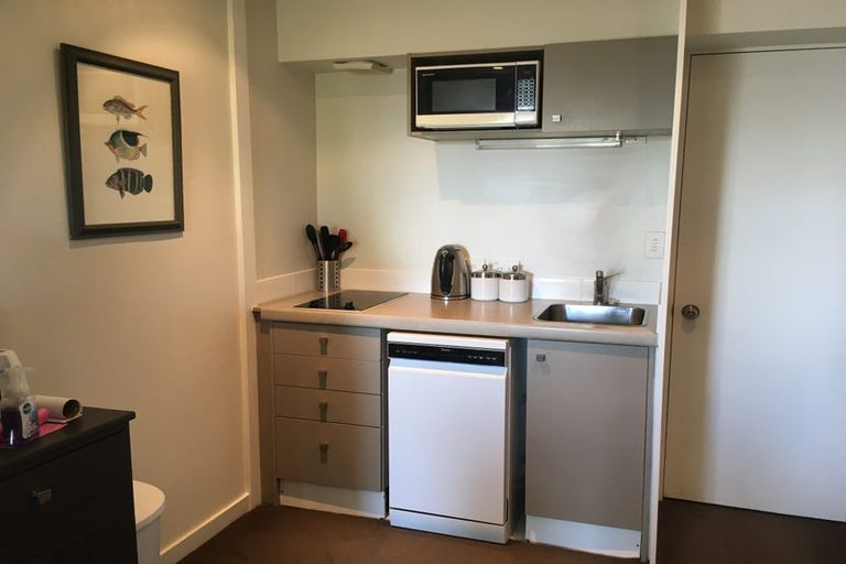 Photo of property in 8 Amherst Place, Cashmere, Christchurch, 8022