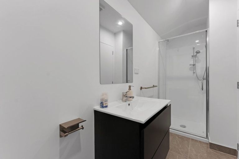 Photo of property in 2/119 Bruce Mclaren Road, Henderson, Auckland, 0612