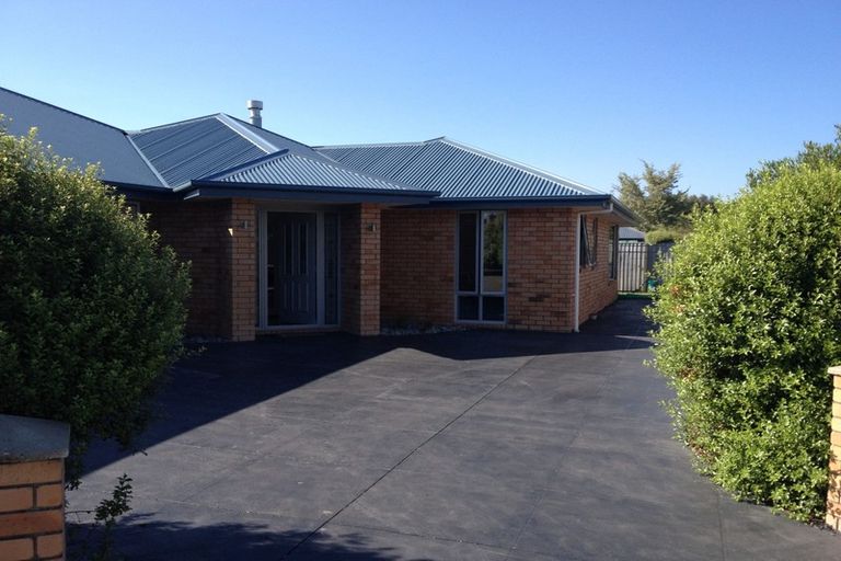 Photo of property in 9 Gillatt Gardens, Halswell, Christchurch, 8025