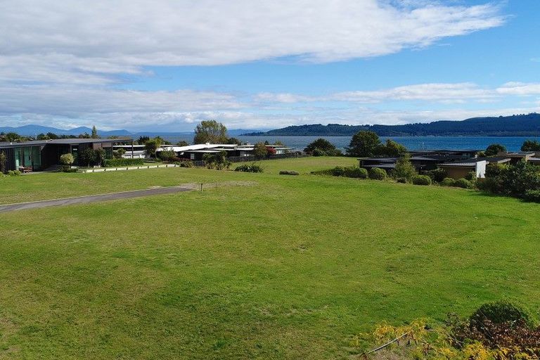 Photo of property in 20 Kurapoto Lane, Rainbow Point, Taupo, 3330