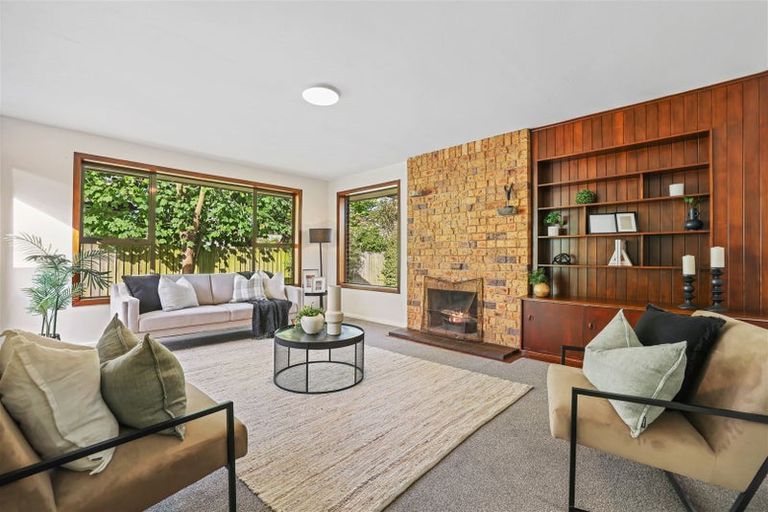 Photo of property in 16 Manor Place, Bryndwr, Christchurch, 8053