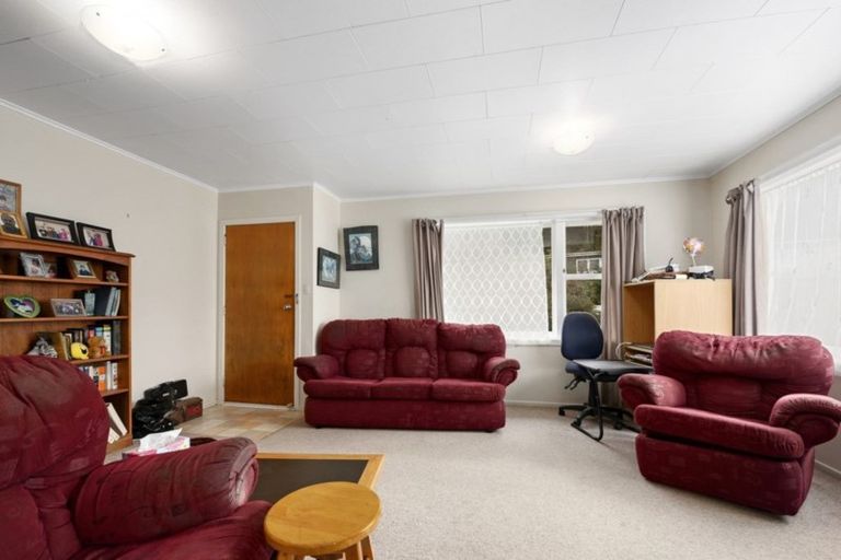Photo of property in 25a Deller Grove, Silverstream, Upper Hutt, 5019