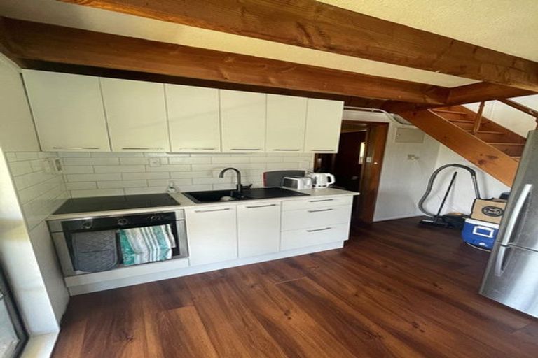 Photo of property in 17 Harbour View Road, Leigh, 0985