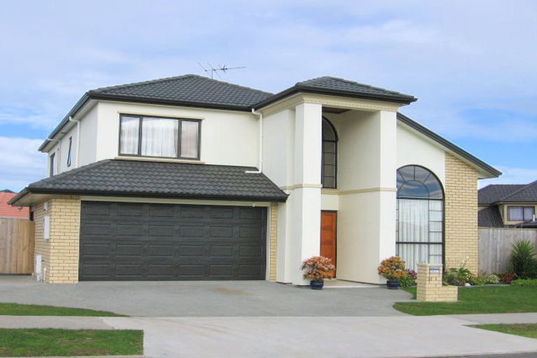 Photo of property in 37 Bronwylian Drive, Flat Bush, Auckland, 2016