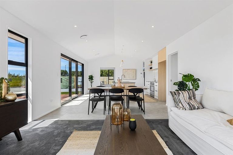 Photo of property in 37 Mcquillan Avenue, Woodend, 7610