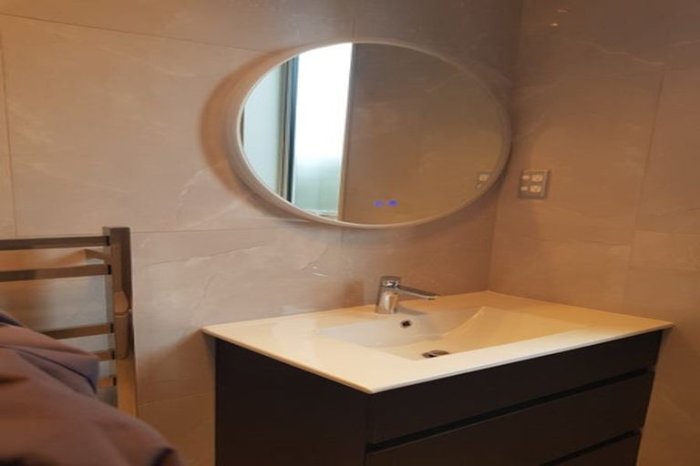 Photo of property in 16 Black Shed Road, Flat Bush, Auckland, 2019