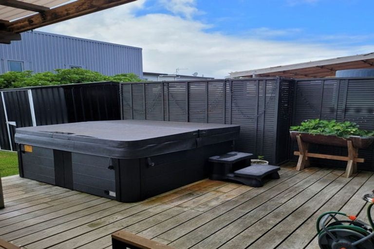 Photo of property in 24 Station Street, Hobsonville, Auckland, 0616