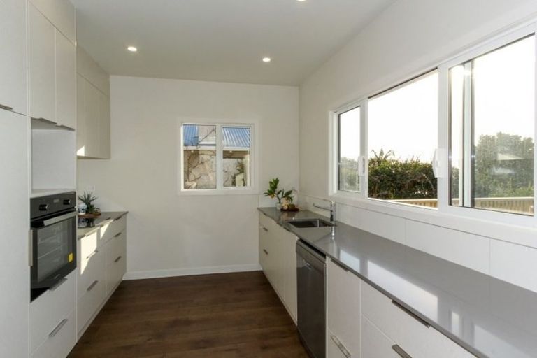 Photo of property in 125 Pendarves Street, New Plymouth, 4312