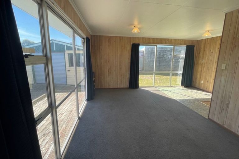 Photo of property in 39 Tongariro Street, Castlecliff, Whanganui, 4501