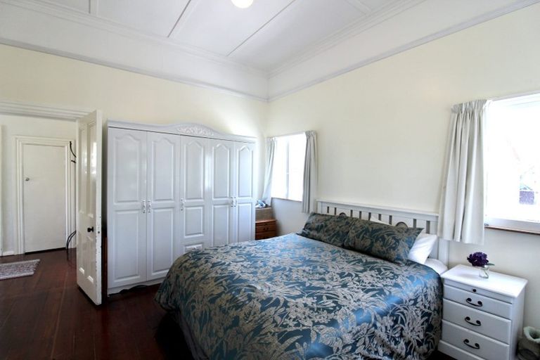 Photo of property in 30 Whites Line West, Woburn, Lower Hutt, 5010
