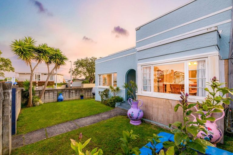 Photo of property in 16/4 Calliope Road, Devonport, Auckland, 0624