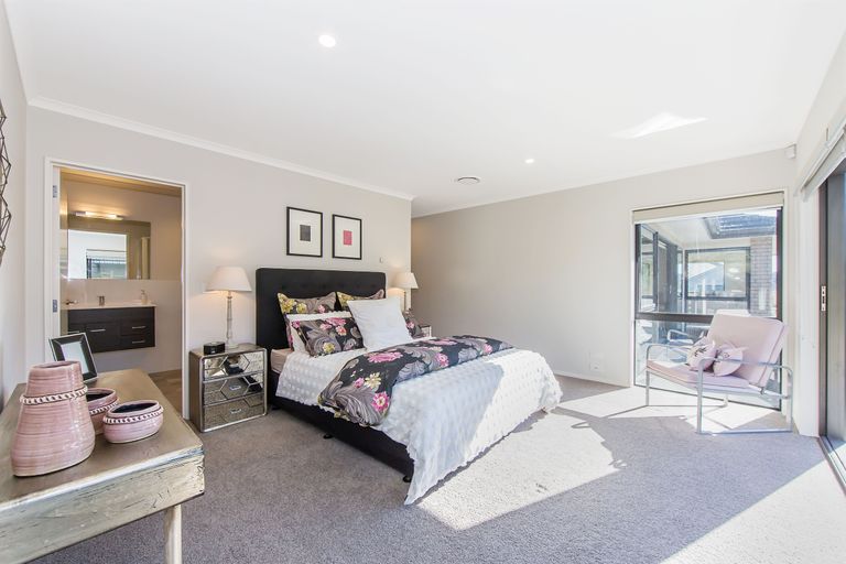 Photo of property in 73 Madison Terrace, Silverdale, 0932