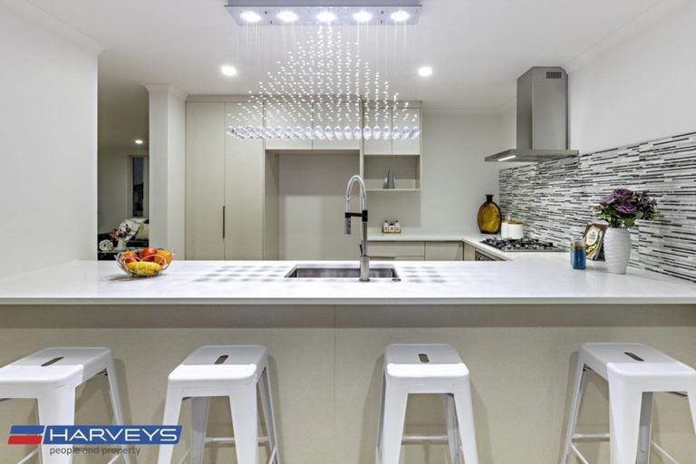 Photo of property in 16 Kauri Heart Avenue, Takanini, 2112