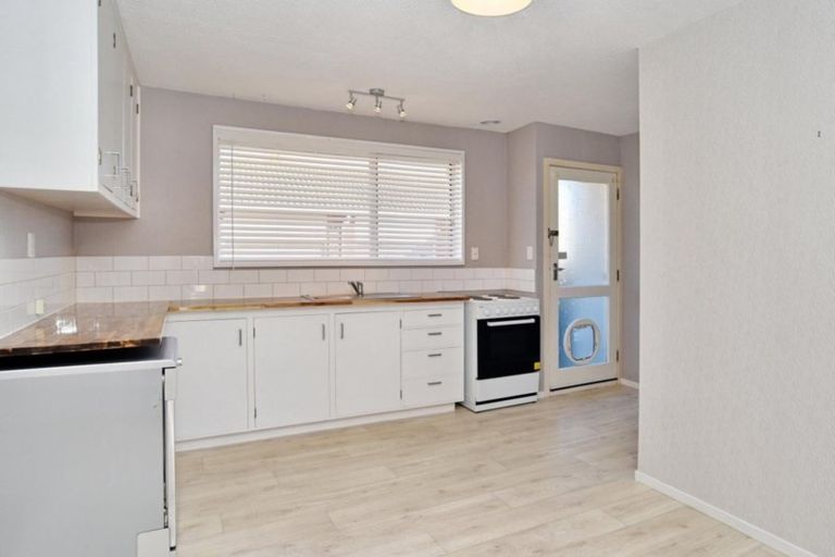 Photo of property in 1/5 James Condon Place, Redwood, Christchurch, 8051
