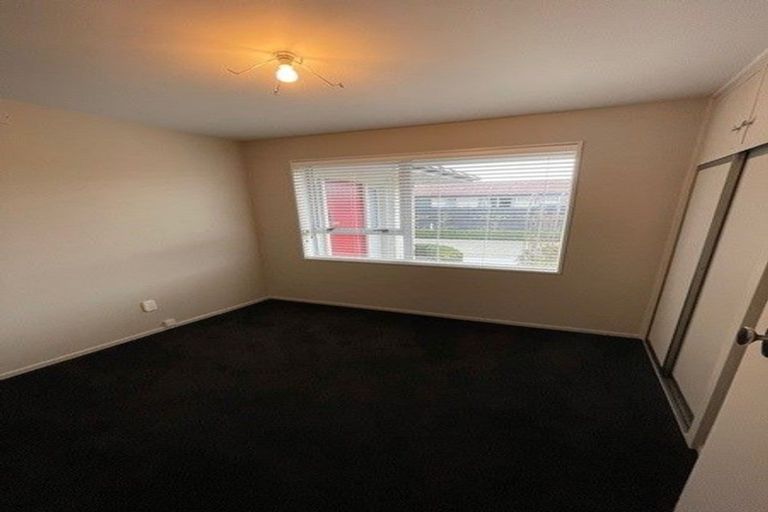 Photo of property in 5 Valecrest Avenue, Parklands, Christchurch, 8083