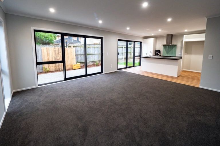 Photo of property in 8 Koru Loop, Paraparaumu, 5032