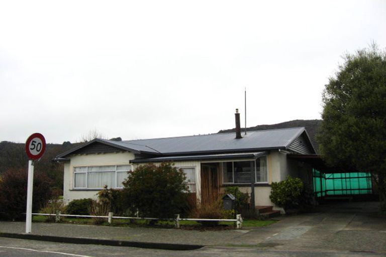 Photo of property in 15 Sinnamon Street, Reefton, 7830