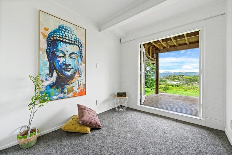 Photo of property in 224 Don Buck Road, Massey, Auckland, 0614