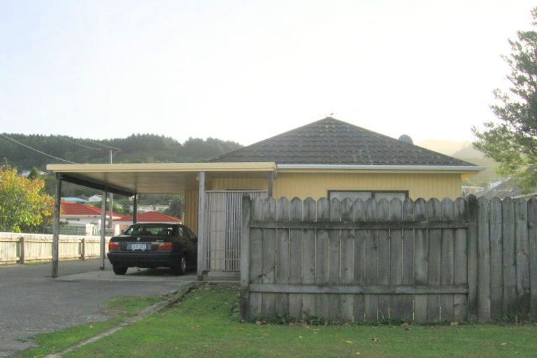 Photo of property in 2/29 Findlay Street, Tawa, Wellington, 5028