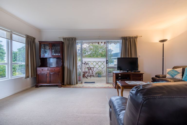 Photo of property in 2/142 Halsey Drive, Lynfield, Auckland, 1042