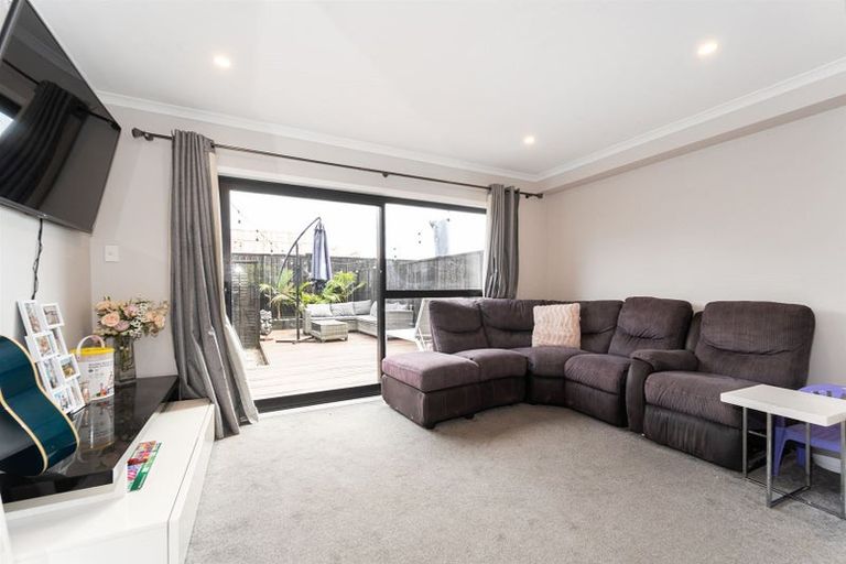 Photo of property in 25 Konoba Avenue, Kumeu, 0810