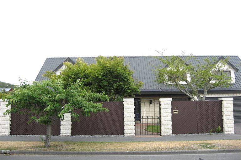 Photo of property in 3 Forest Park Place, Parklands, Christchurch, 8083