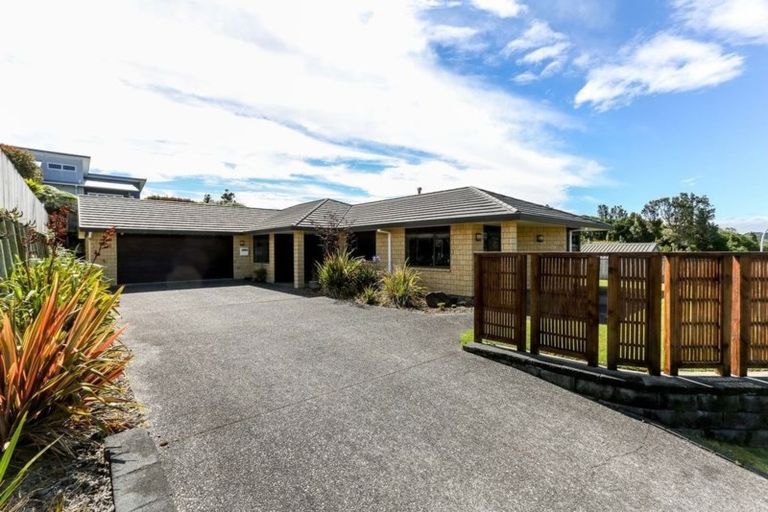 Photo of property in 3 Rotokare Crescent, Whalers Gate, New Plymouth, 4310