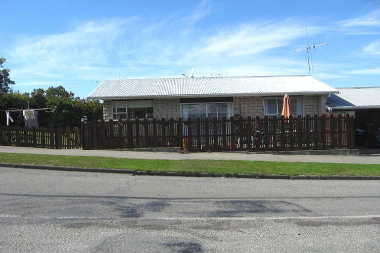 Photo of property in 1/13 Avenue Road, West End, Timaru, 7910