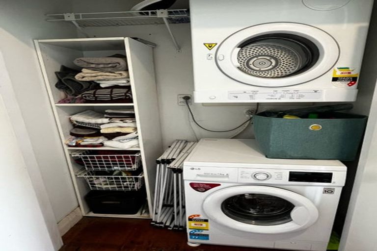 Photo of property in 1/44 Ribble Street, Island Bay, Wellington, 6023