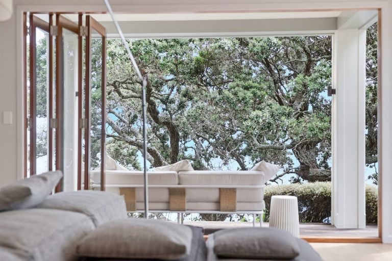 Photo of property in 16 Joan Street, Point Chevalier, Auckland, 1022