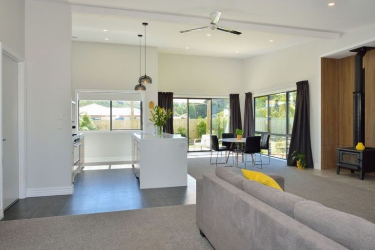 Photo of property in 28 Hamilton Drive, Wainui, Gisborne, 4010