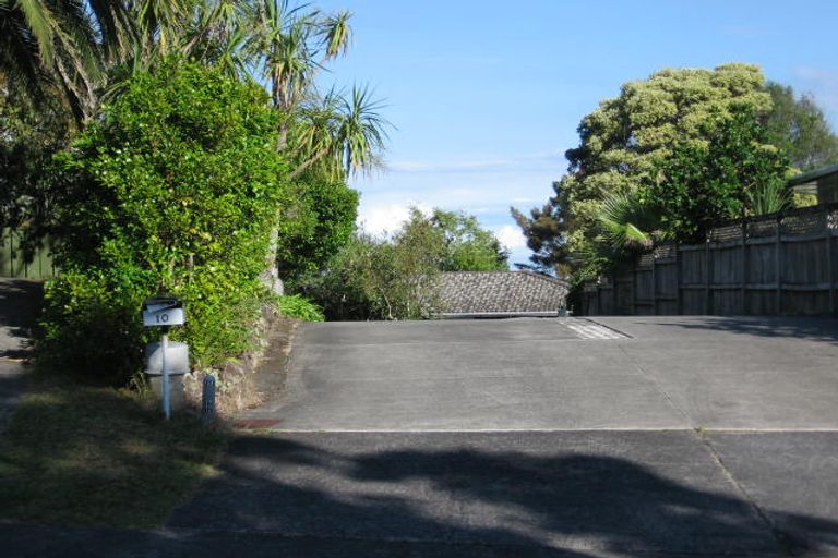 Photo of property in 10 Lantana Road, Green Bay, Auckland, 0604