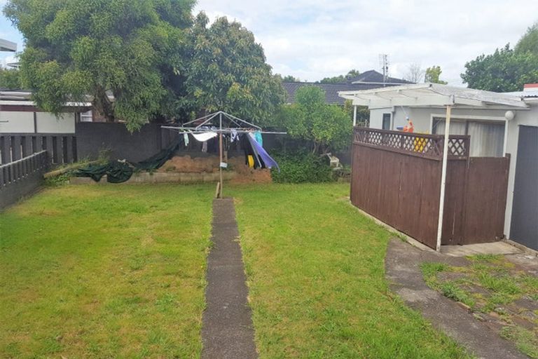 Photo of property in 39 Birdwood Avenue, Papatoetoe, Auckland, 2025