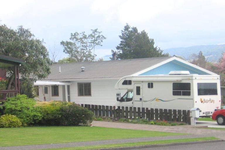 Photo of property in 35 Petrie Street, Pomare, Rotorua, 3015