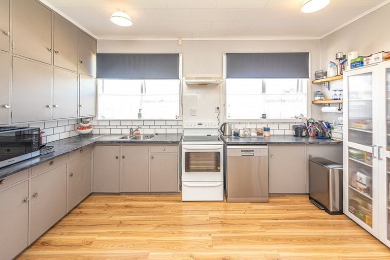 Photo of property in 27 Roberts Avenue, Aramoho, Whanganui, 4500