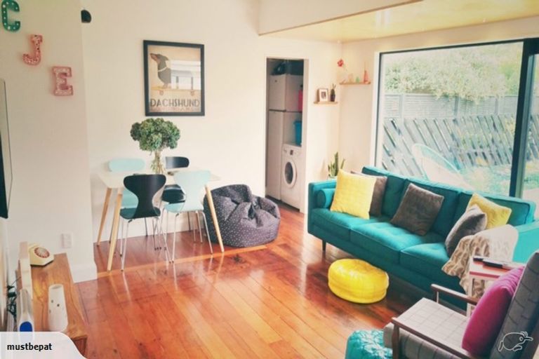 Photo of property in 18 Fernlea Avenue, Karori, Wellington, 6012