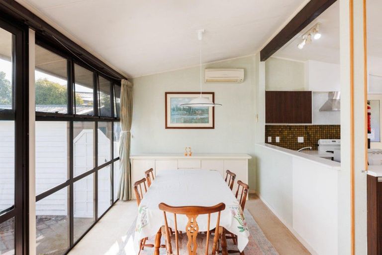 Photo of property in 21 Saint Albans Avenue, Hokowhitu, Palmerston North, 4410