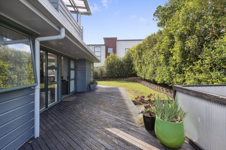 Photo of property in 906a East Coast Road, Northcross, Auckland, 0630