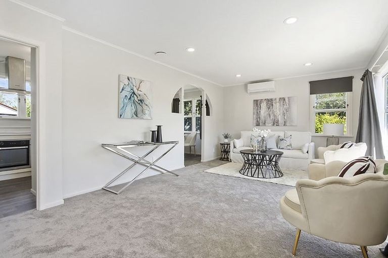 Photo of property in 1/82 Ennis Avenue, Pakuranga Heights, Auckland, 2010