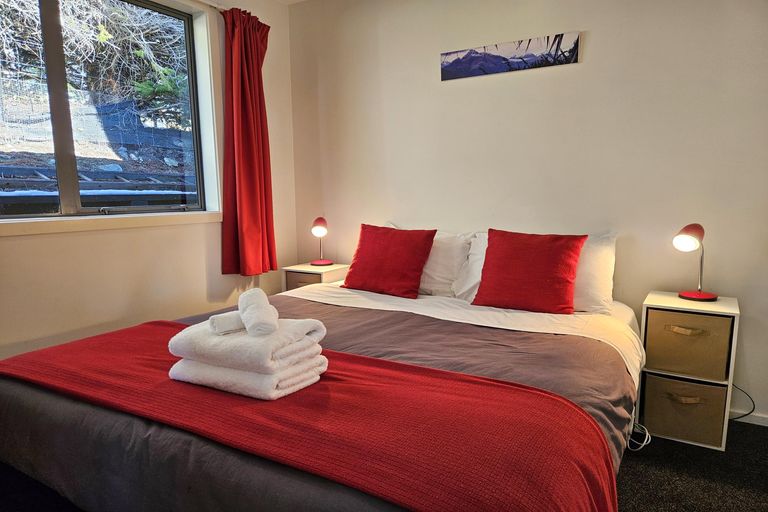 Photo of property in 12 O'neill Place, Lake Tekapo, 7999