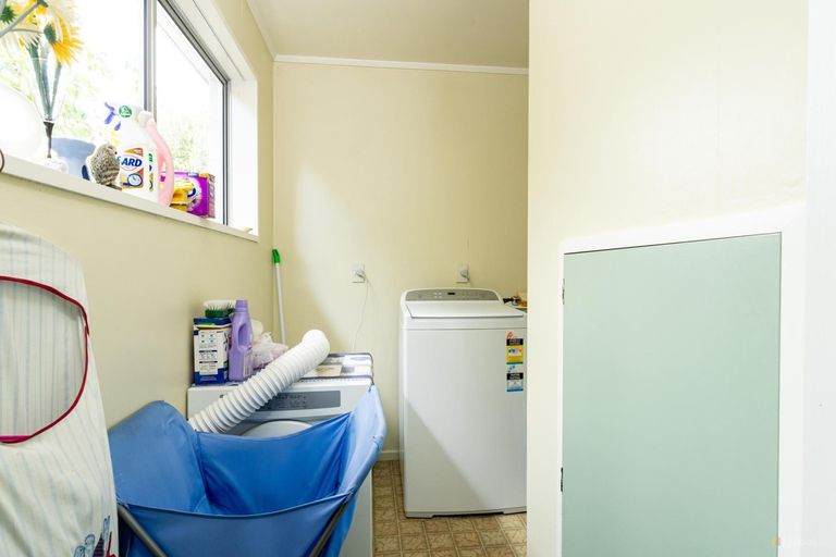 Photo of property in 20 Timaru Road, Waimate, 7924