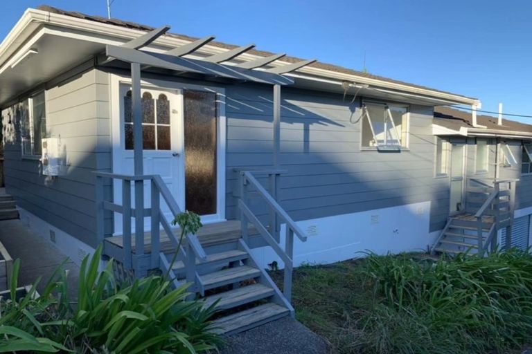 Photo of property in 1/48 Nigel Road, Browns Bay, Auckland, 0630