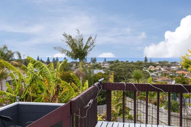 Photo of property in 11a Orewa Heights Crescent, Orewa, 0931