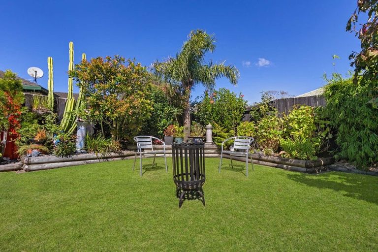 Photo of property in 34 The Gardens Drive, Papamoa Beach, Papamoa, 3118